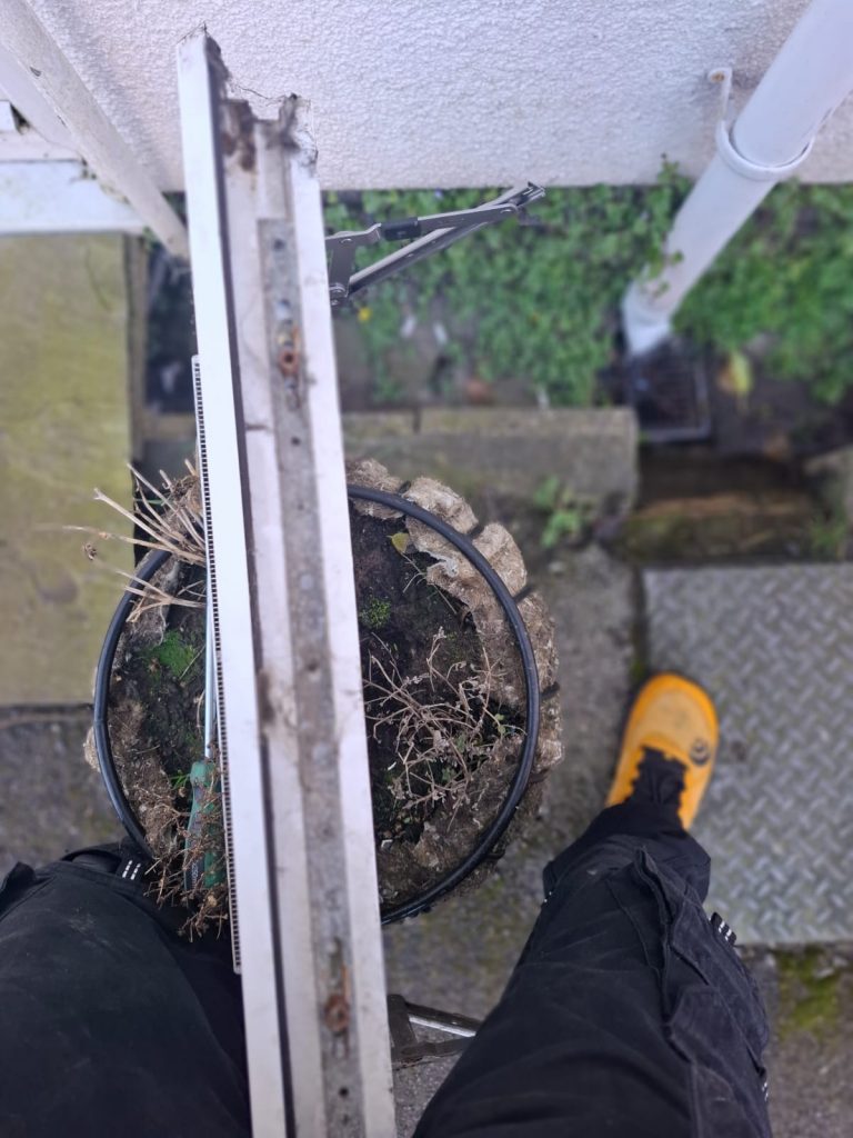 window locksmith service handles hinges locks